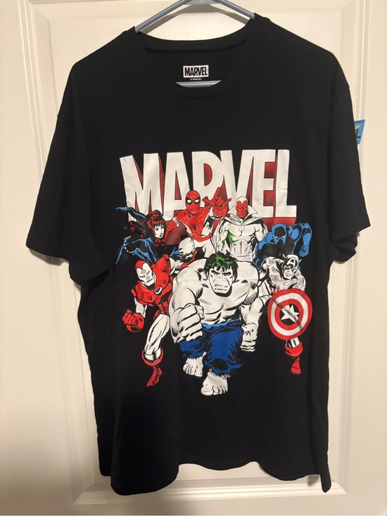 Marvel Other - Marvel Black Short Sleeve Tee with Classic Avengers Graphic